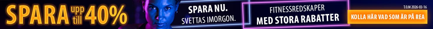 Reklamskylt med neonfärger på mörk bakgrund. I mitten en person med en hantel i handen. Till vänster och höger om bilden texten: ”Spara idag. Svettas imorgon. Många träningsredskap kraftigt reducerade. Spara upp till 40 %. Gäller till 16.03.2026. Upptäck erbjudanden”.